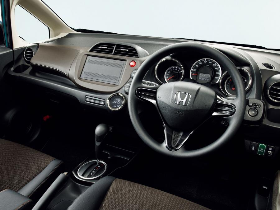  Honda Fit Shuttle 2011 года  (фото 2 из 10)